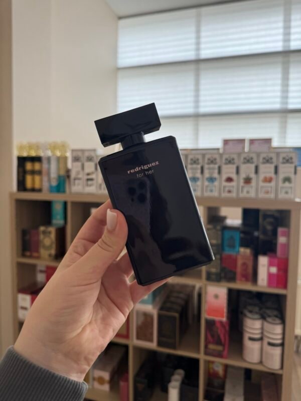IMG_1174 TESTERIS Redriguez for Her - aromatas artimas NARCISO RODRIGUEZ FOR HER